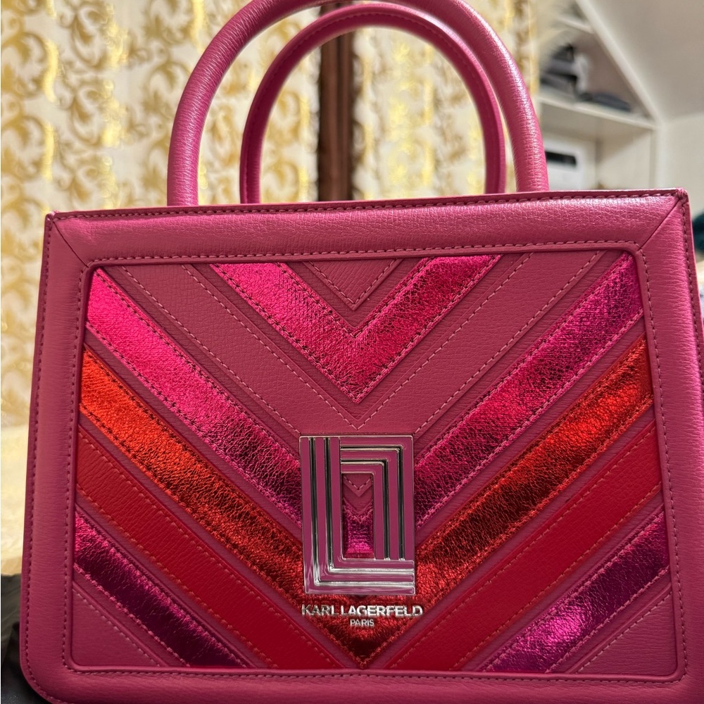 Beautiful Karl Lagerfeld women’s handabag NEW Authenthic